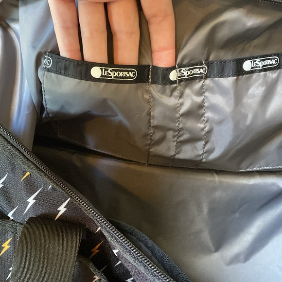 LE SPORTSAC | EUC Dakota medium lighting bolt duffel bag/weekender - Picture 12 of 13